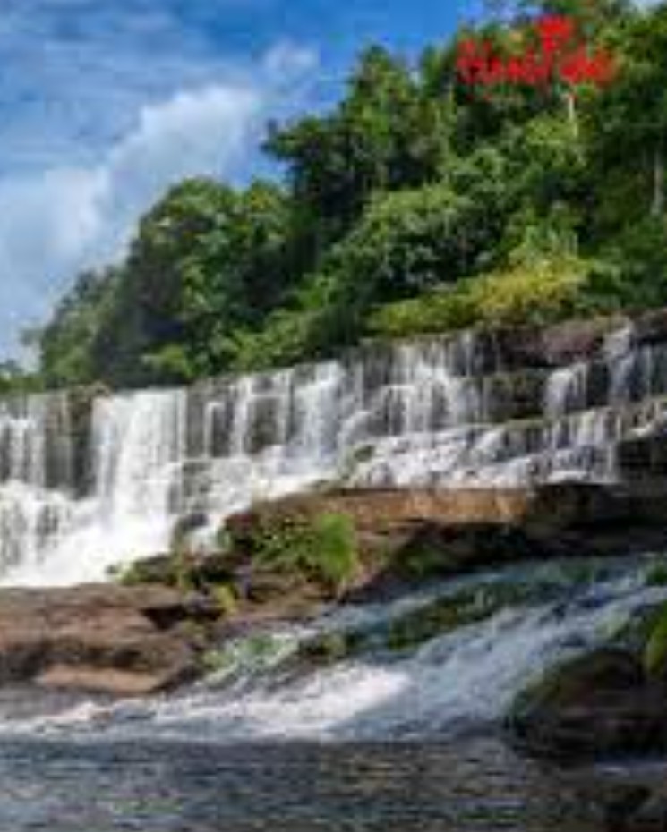 Vue rapprochée des Chutes de la Soumba